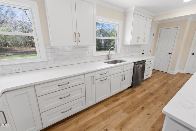 5525 Glenoaks Drive, Durham, NC 27712