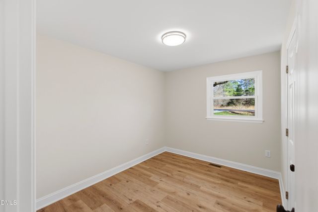 5525 Glenoaks Drive, Durham, NC 27712