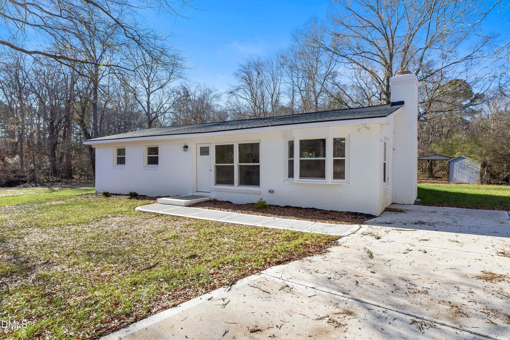 5525 Glenoaks Drive, Durham, NC 27712