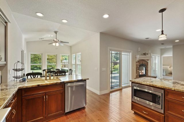 4817 E Morada Ln, Stockton, CA 95212