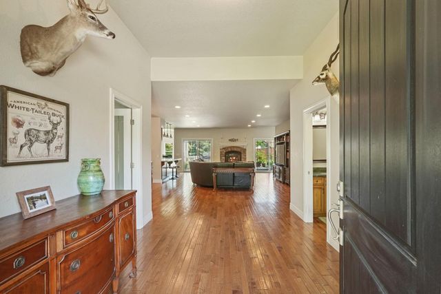 4817 E Morada Ln, Stockton, CA 95212