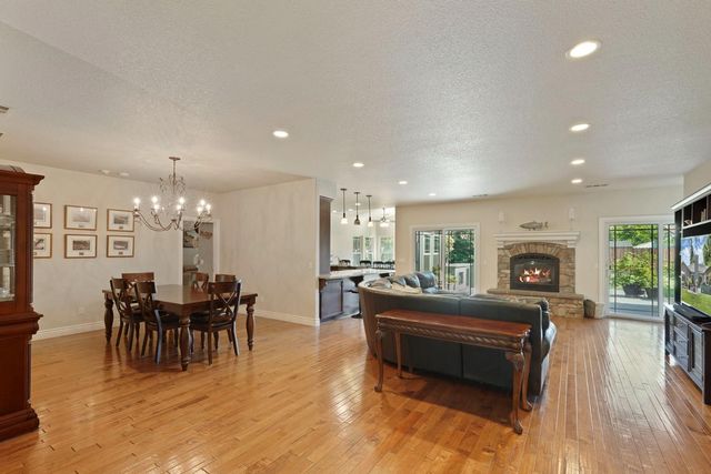 4817 E Morada Ln, Stockton, CA 95212