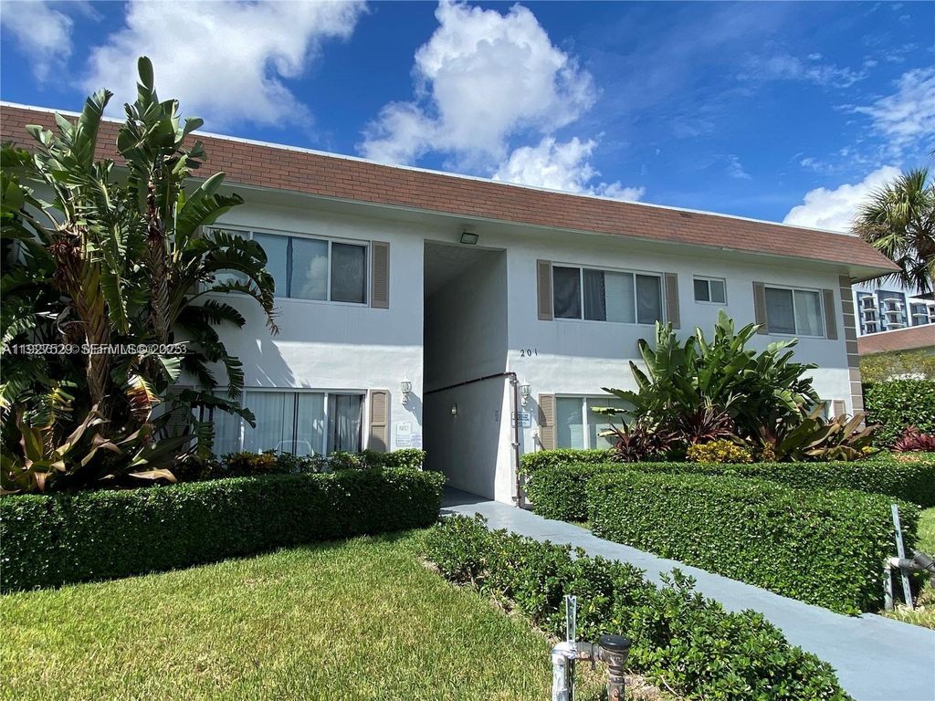 151 SE 6th Avenue 2, Pompano Beach, FL 33060