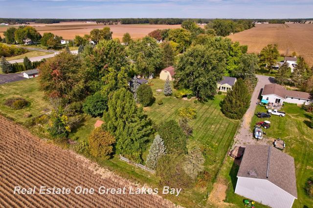 1891 W Moore Road, Saginaw, MI 48601