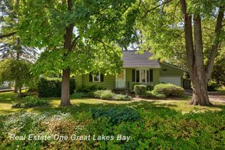 1891 W Moore Road, Saginaw, MI 48601