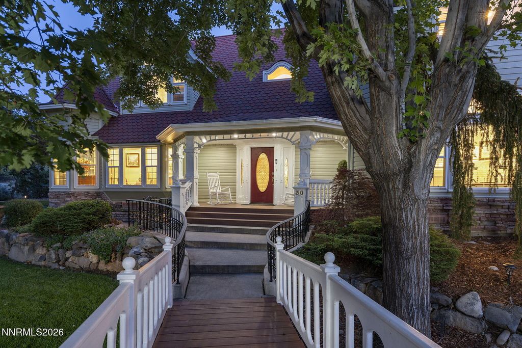 Image 4 of property listing at 30 Francovich Court, Reno, NV 89519