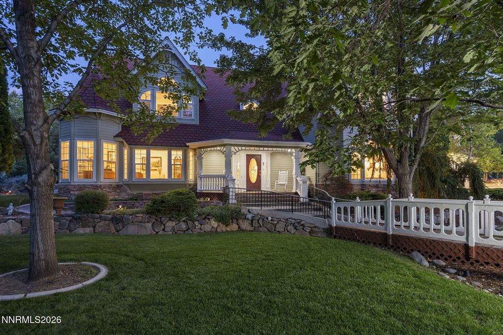 Image 6 of property listing at 30 Francovich Court, Reno, NV 89519