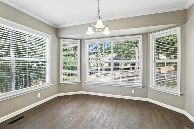 8 Combonne Ct, Little Rock, AR 72211