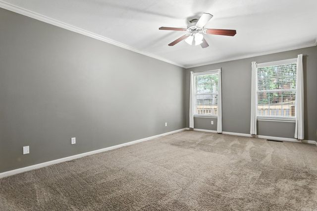 8 Combonne Ct, Little Rock, AR 72211