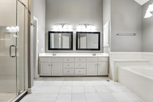 8 Combonne Ct, Little Rock, AR 72211