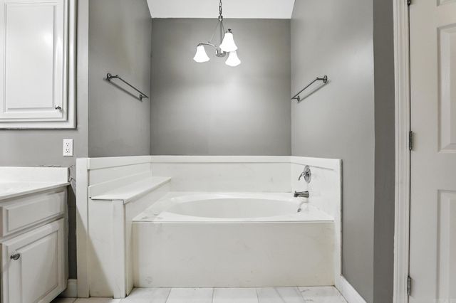 8 Combonne Ct, Little Rock, AR 72211