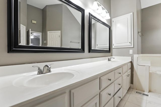 8 Combonne Ct, Little Rock, AR 72211