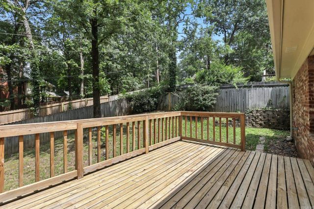 8 Combonne Ct, Little Rock, AR 72211