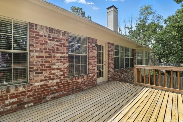 8 Combonne Ct, Little Rock, AR 72211