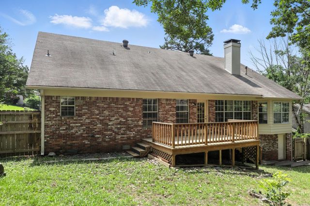 8 Combonne Ct, Little Rock, AR 72211