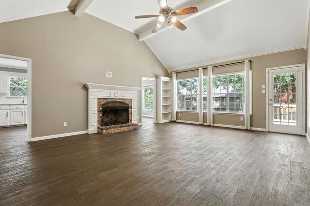 8 Combonne Ct, Little Rock, AR 72211