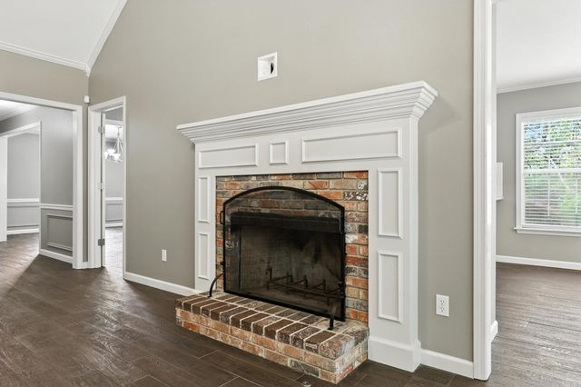 8 Combonne Ct, Little Rock, AR 72211