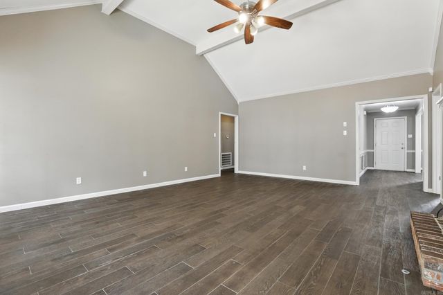 8 Combonne Ct, Little Rock, AR 72211