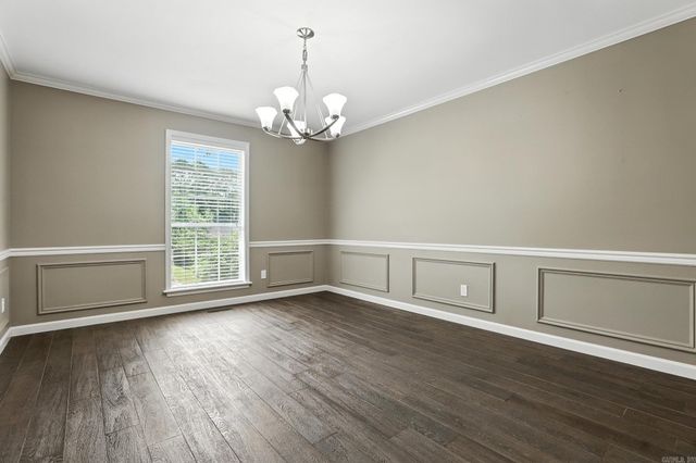 8 Combonne Ct, Little Rock, AR 72211