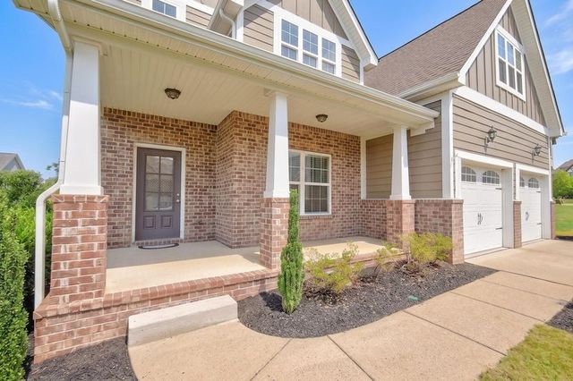 2323 Stockwood Trl, Thompsons Station, TN 37179