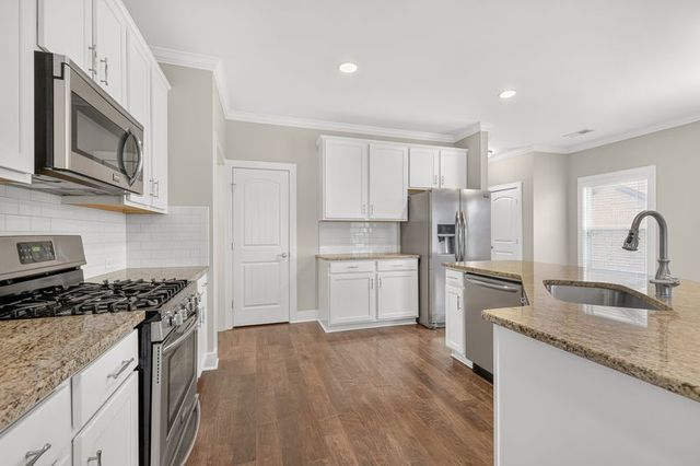 2323 Stockwood Trl, Thompsons Station, TN 37179