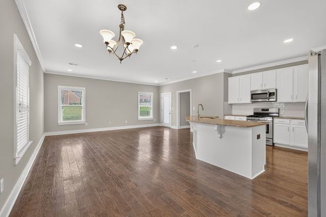 2323 Stockwood Trl, Thompsons Station, TN 37179