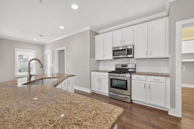 2323 Stockwood Trl, Thompsons Station, TN 37179