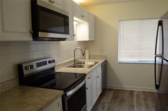 4435 1ST STREET NE 111, St Petersburg, FL 33703