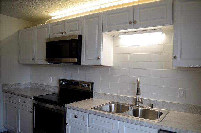 4435 1ST STREET NE 111, St Petersburg, FL 33703