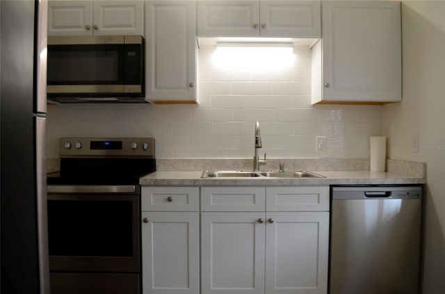 4435 1ST STREET NE 111, St Petersburg, FL 33703