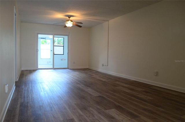 4435 1ST STREET NE 111, St Petersburg, FL 33703