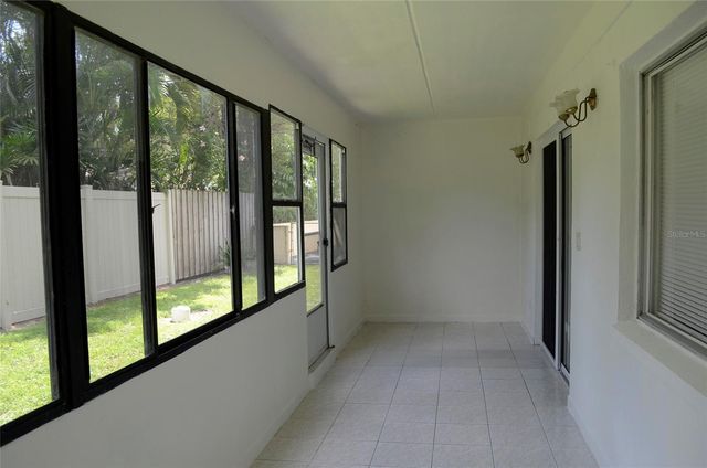 4435 1ST STREET NE 111, St Petersburg, FL 33703