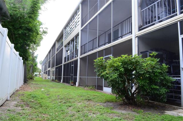 4435 1ST STREET NE 111, St Petersburg, FL 33703