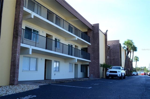 4435 1ST STREET NE 111, St Petersburg, FL 33703
