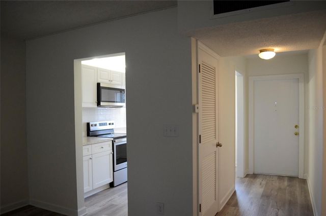 4435 1ST STREET NE 111, St Petersburg, FL 33703