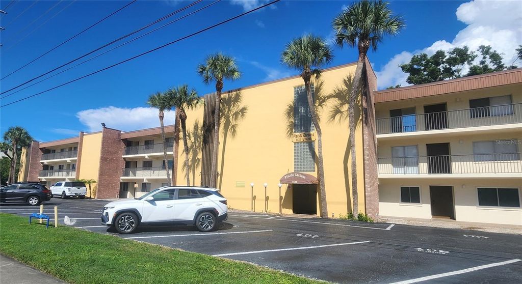 4435 1ST STREET NE 111, St Petersburg, FL 33703