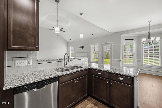 3033 N Kilchattan Drive, Fayetteville, NC 28306