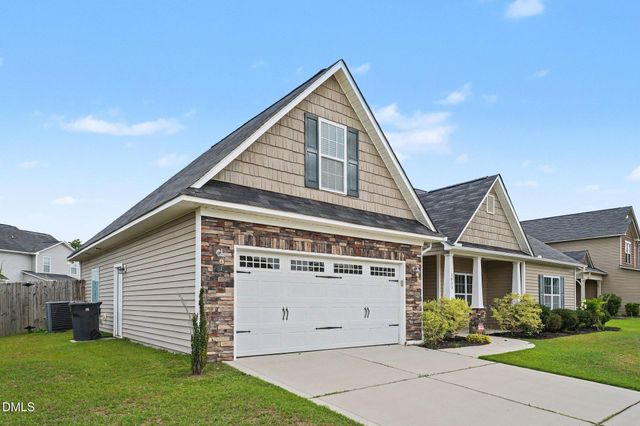 3033 N Kilchattan Drive, Fayetteville, NC 28306
