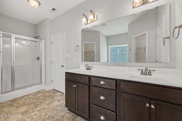 3033 N Kilchattan Drive, Fayetteville, NC 28306