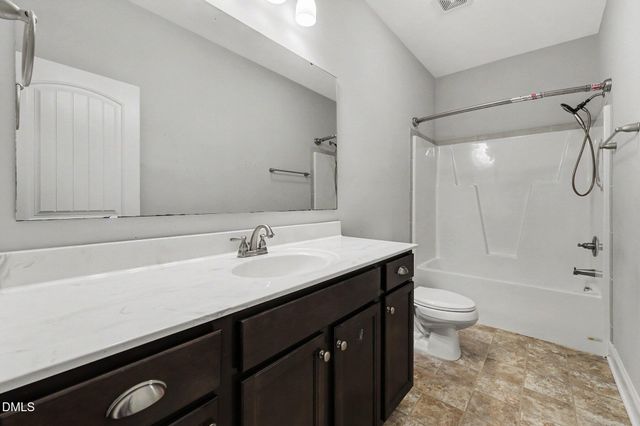 3033 N Kilchattan Drive, Fayetteville, NC 28306