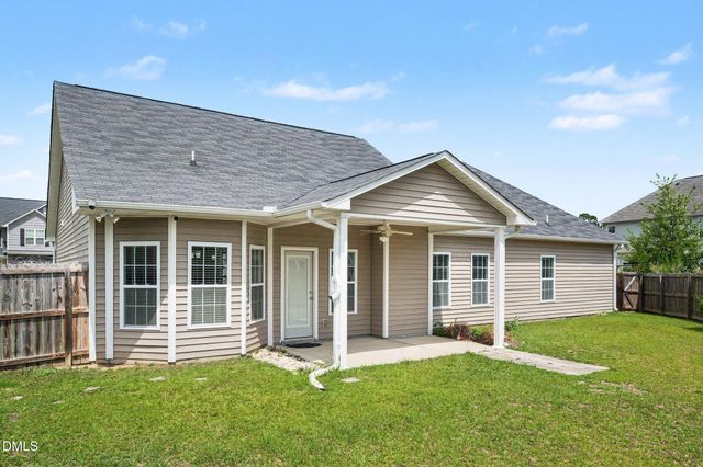 3033 N Kilchattan Drive, Fayetteville, NC 28306