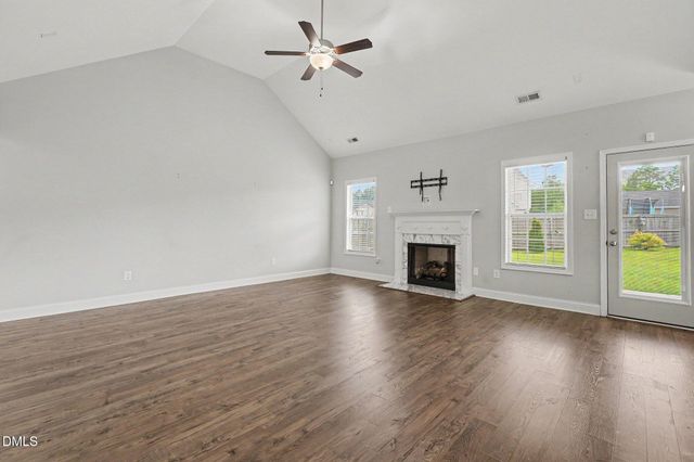 3033 N Kilchattan Drive, Fayetteville, NC 28306