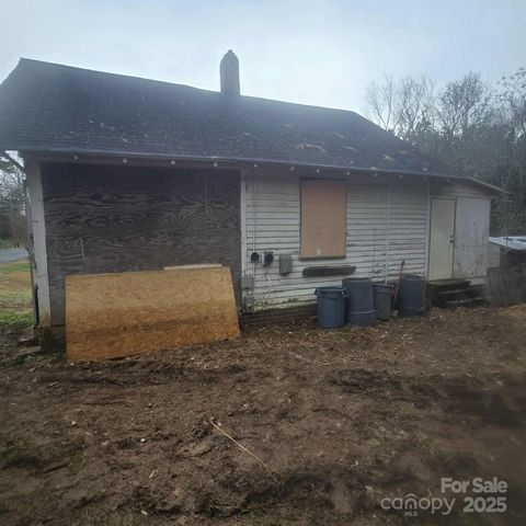 906 Sherman Street, Badin, NC 28009