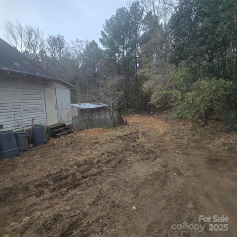 906 Sherman Street, Badin, NC 28009