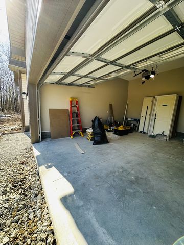 304 Georgee Rd, Jamestown, TN 38556