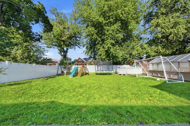 197 Saint Johns Avenue, Yonkers, NY 10704