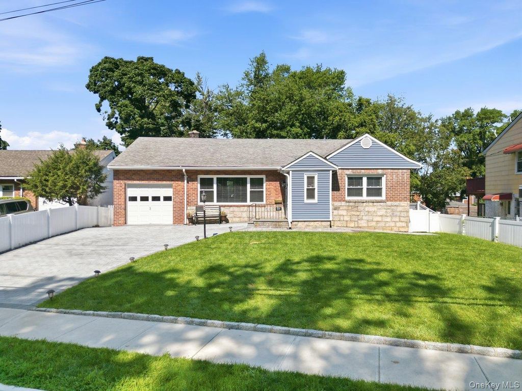 197 Saint Johns Avenue, Yonkers, NY 10704 — photo 2