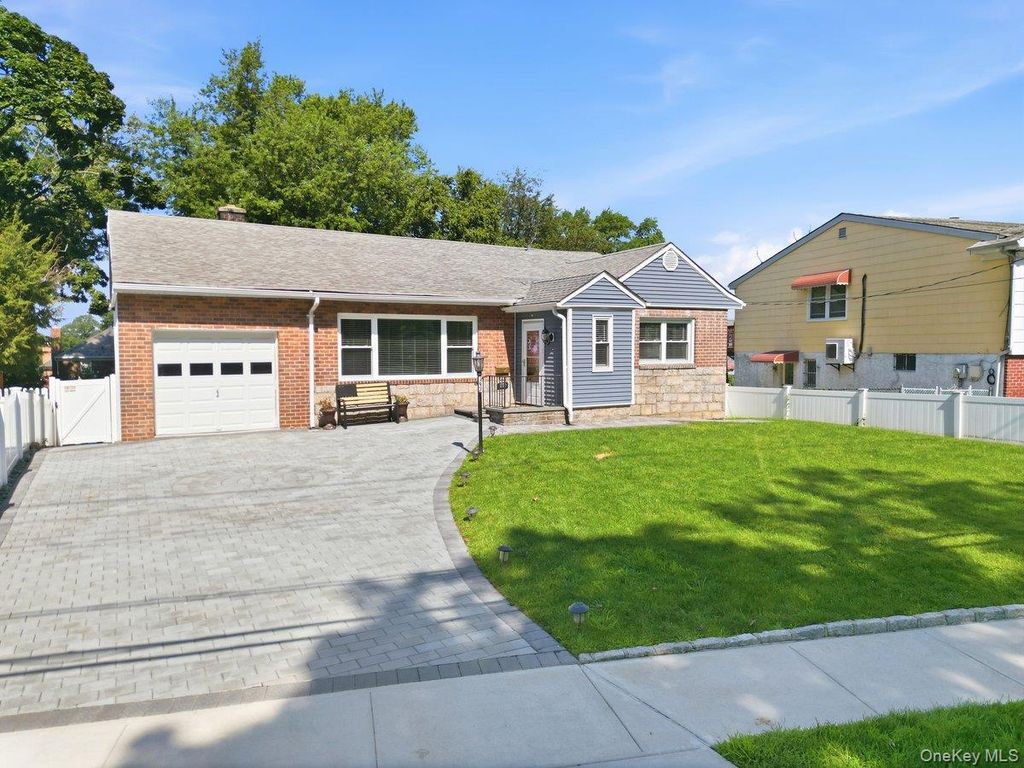 197 Saint Johns Avenue, Yonkers, NY 10704 — photo 3