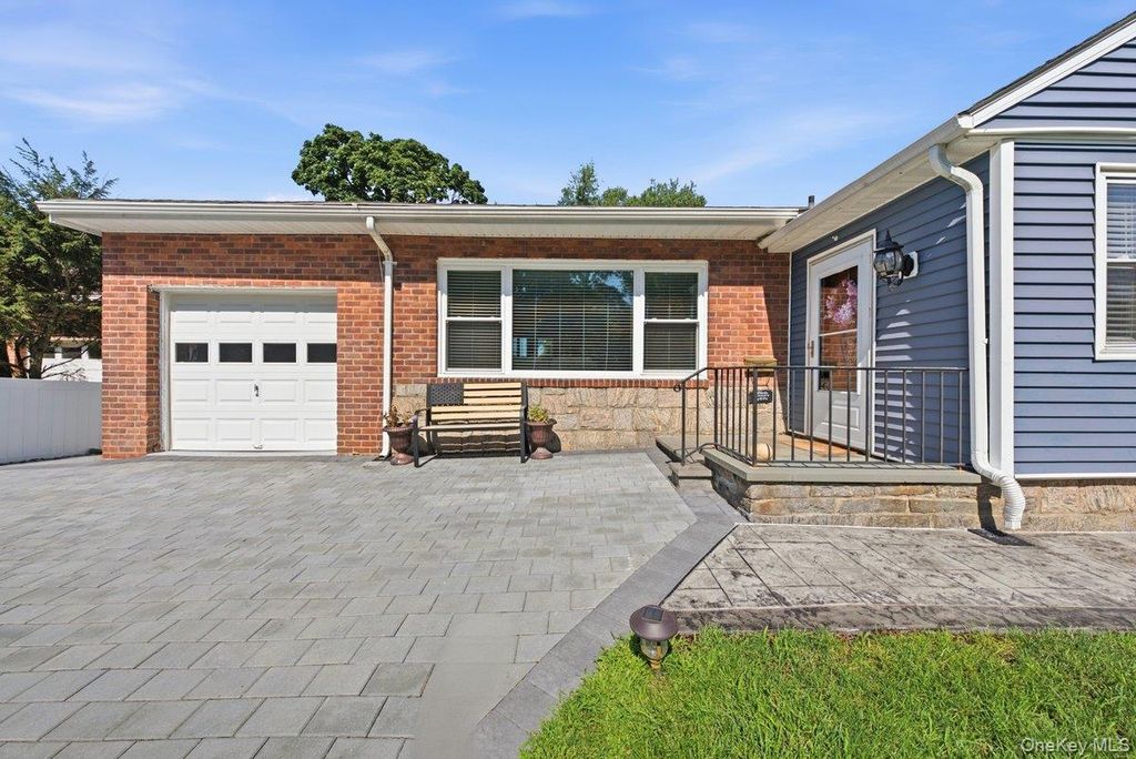 197 Saint Johns Avenue, Yonkers, NY 10704 — photo 4