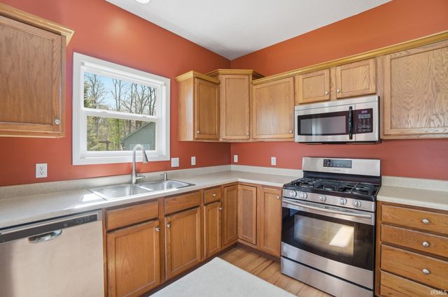 1524 Colfax Court, Fort Wayne, IN 46815